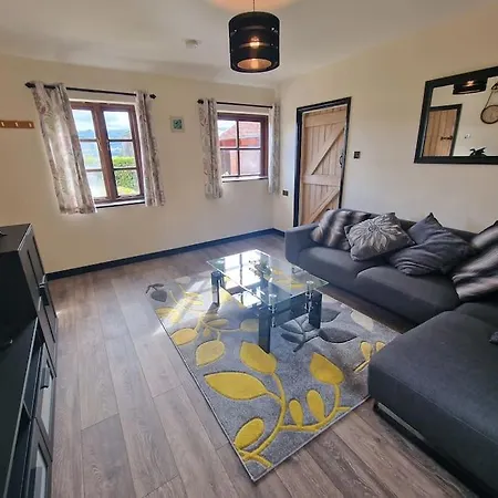 Swallows Nest Guest House - With Hot Tub Abergavenny Exterior photo