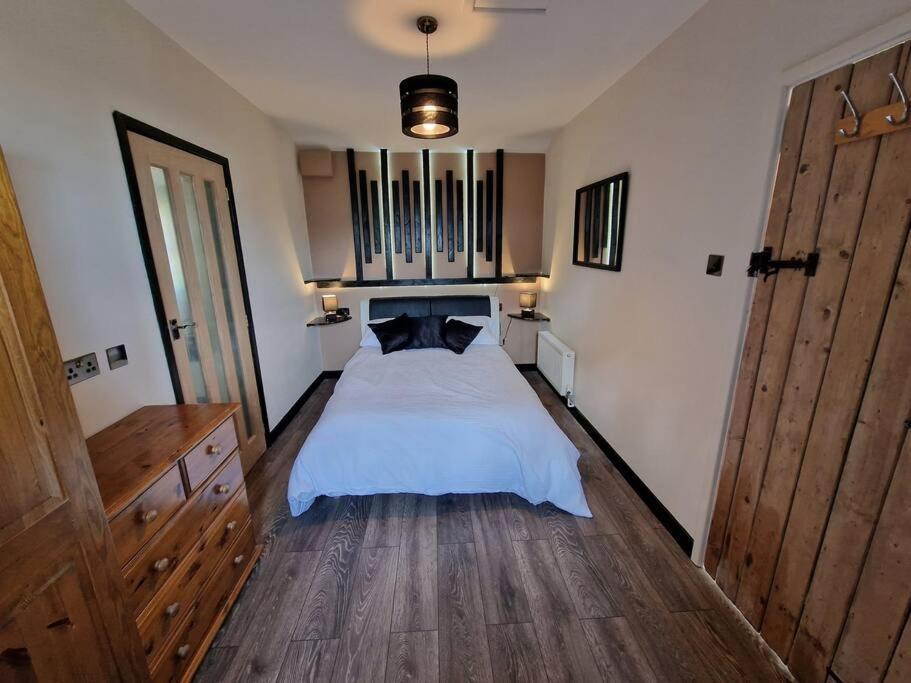 Swallows Nest - With Hot Tub